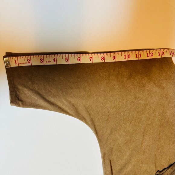 HOLLYWORLD - Picture 9 of 14